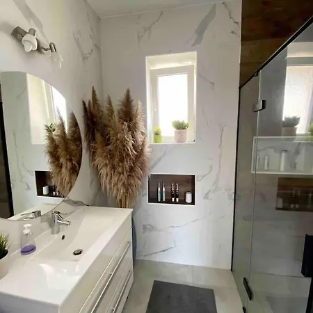 Your Cosy Getaway Halfway Between Lake&forest *