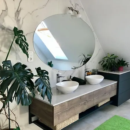 Апартаменты Your Cosy Getaway Halfway Between And Forest *