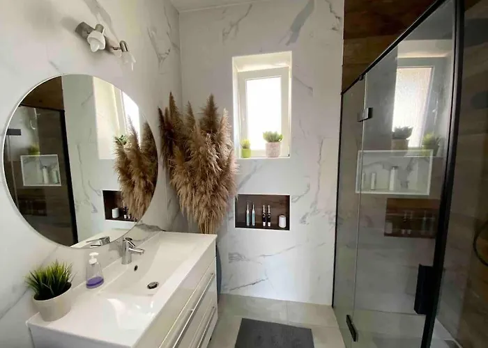 Your Cosy Getaway Halfway Between And Forest *