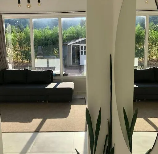 Apartmán Your Cosy Getaway Halfway Between And Forest Vonyarcvashegy