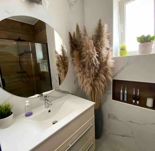 Your Cosy Getaway Halfway Between And Forest *