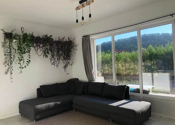 Your Cosy Getaway Halfway Between And Forest *